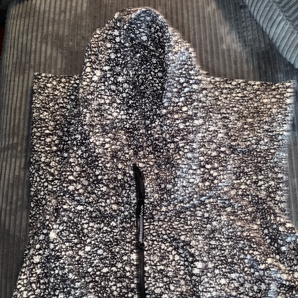 Lululemon Rare Black and White Textured Hoodie Sz 12